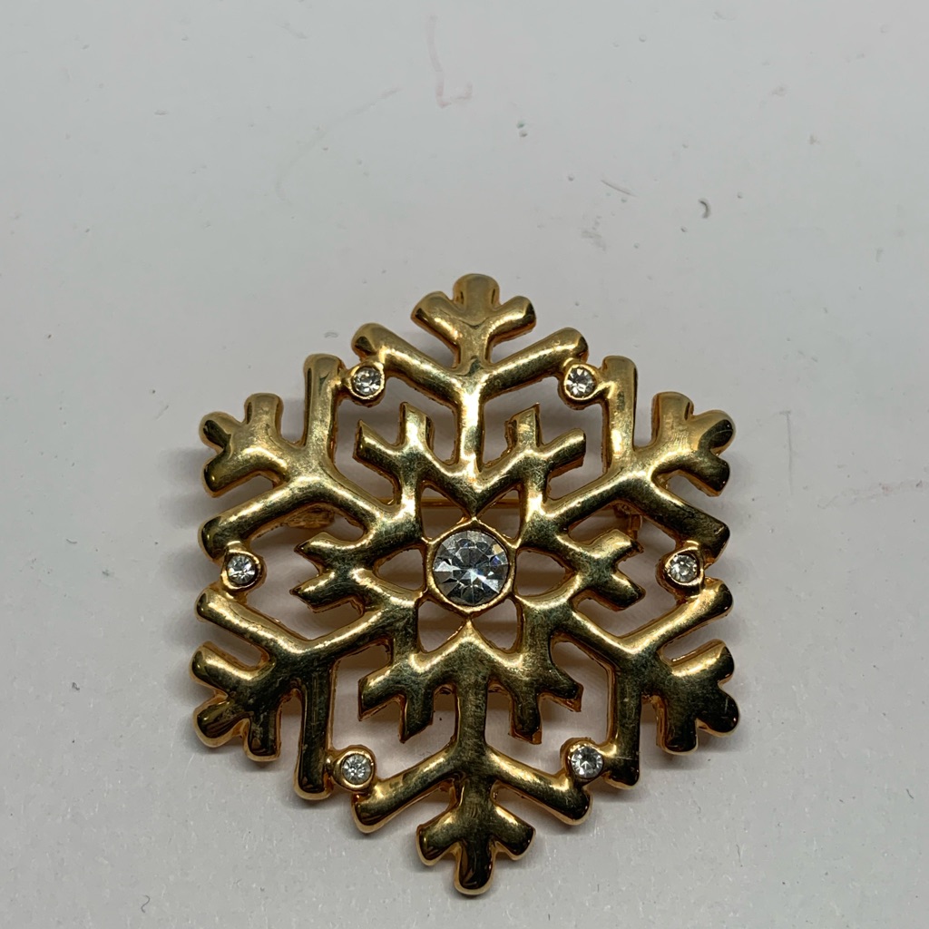 Vtg Aai Gold Tone Snowflake With Clear Rhinestones Brooch